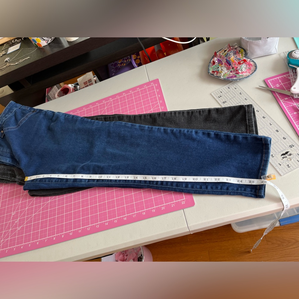 2 Pair of 1822 Denim Brand Skinny Stretch Jeans in Black Denim and Blue Denim - Picture 10 of 10